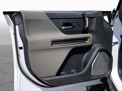 Certified 2025 GMC Hummer EV 3X w/ LPO, Dark Essentials Package AWD/4WD image 20