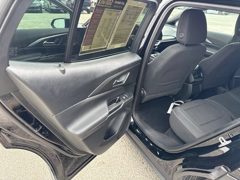 Used 2025 Chevrolet Equinox EV LT FWD image 12