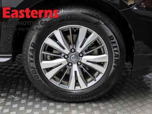 Used 2019 Nissan Pathfinder SV image 32