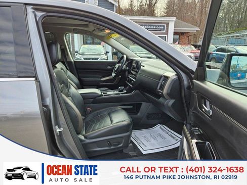 Used 2022 Nissan Pathfinder Platinum w/ Cargo Package image 13