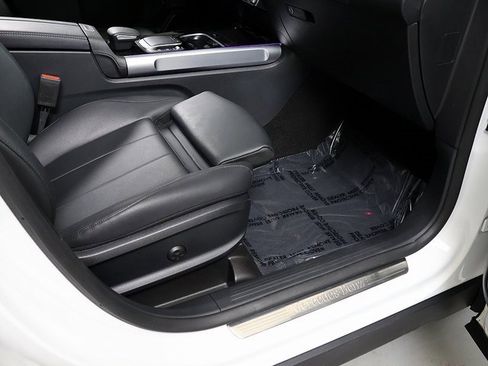 Certified 2023 Mercedes-Benz GLB 250 4MATIC image 34