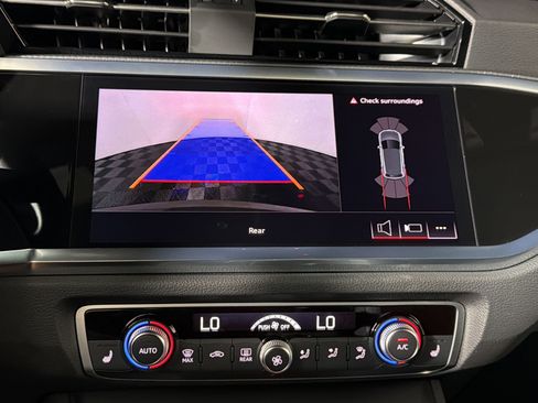 Certified 2025 Audi Q3 2.0T Premium w/ Convenience Package AWD/4WD image 24