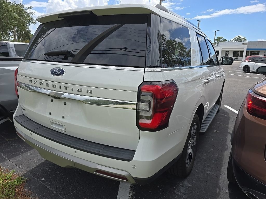 Used 2024 Ford Expedition Limited RWD image 2