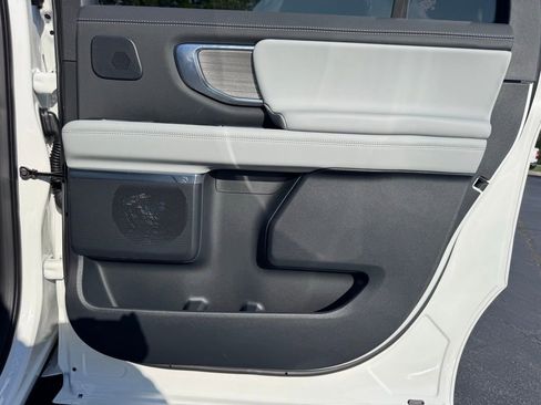 Used 2025 Ford Expedition Max Platinum w/ Driver's Package image 41