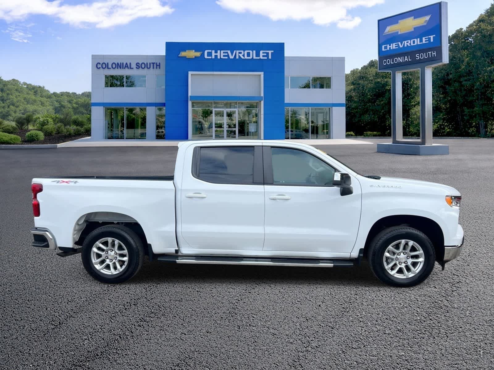 Used 2023 Chevrolet Silverado 1500 LT AWD/4WD image 7