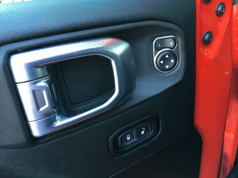 Used 2021 Jeep Gladiator Mojave AWD/4WD image 21