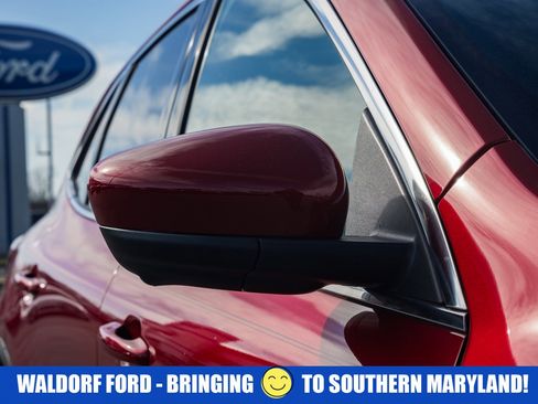 Used 2025 Ford Escape SE w/ PHEV Premium Package image 17