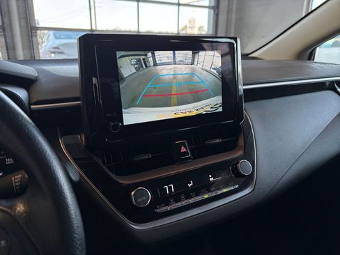 Used 2025 Toyota Corolla LE image 23