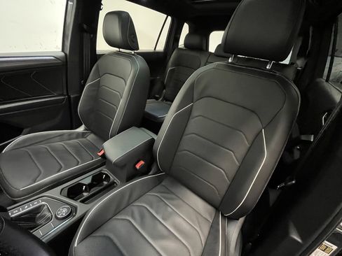 Used 2024 Volkswagen Tiguan SEL R-Line image 11