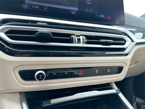 Used 2023 BMW 330i Sedan w/ Premium Package image 19