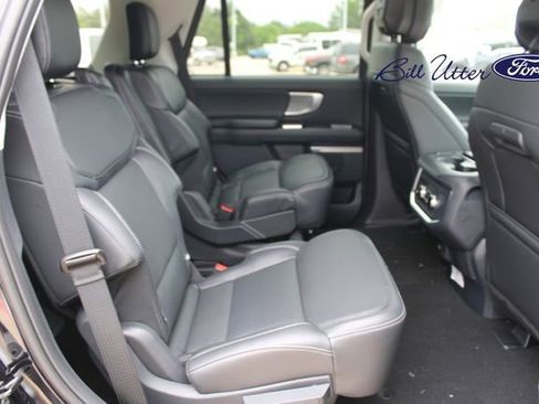 New 2026 Ford Expedition Platinum AWD/4WD image 9