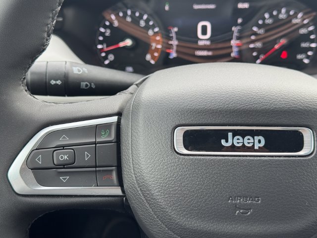 Certified 2025 Jeep Compass Limited AWD/4WD image 24
