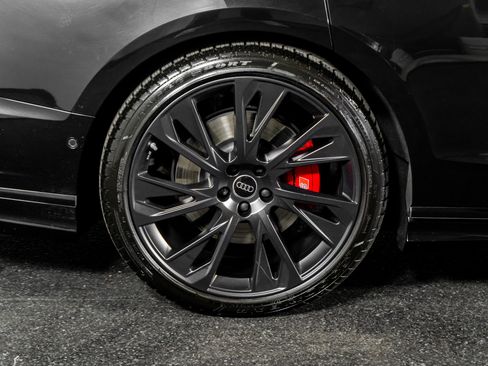 Used 2025 Audi S8 image 9