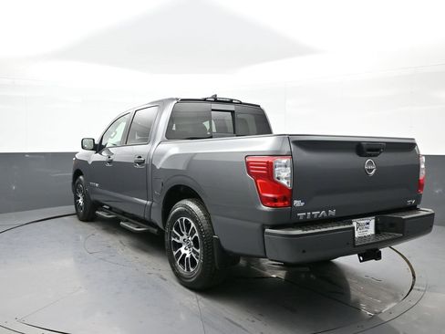 Used 2024 Nissan Titan SV w/ SV Convenience Package image 8