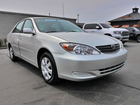 Used 2003 Toyota Camry LE image 2