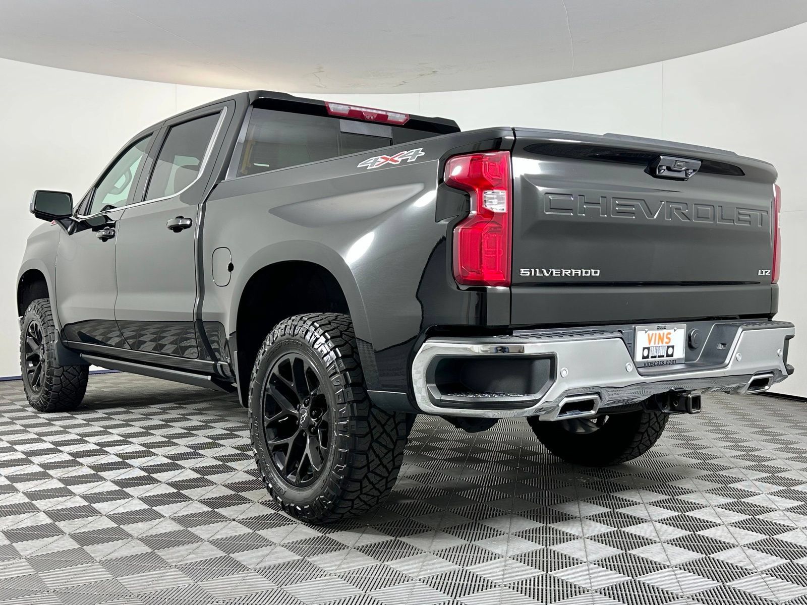 Used 2023 Chevrolet Silverado 1500 LTZ w/ Technology Package AWD/4WD image 41