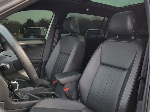 Certified 2024 Volkswagen Tiguan SE R-Line image 20