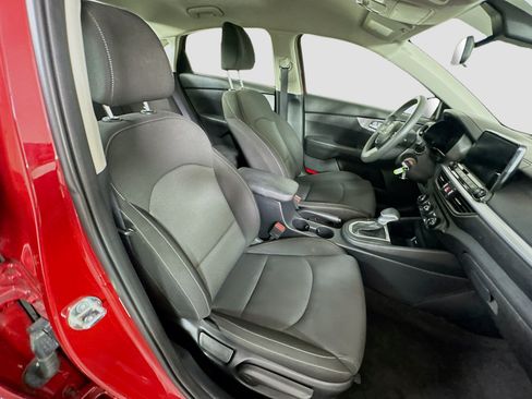 Used 2024 Kia Forte LXS FWD image 29