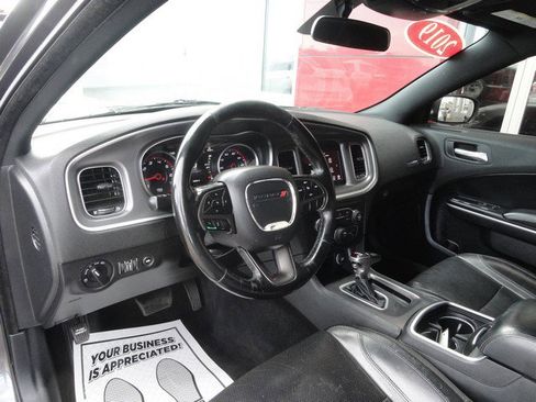 Used 2019 Dodge Charger SXT w/ Leather Interior Group image 10