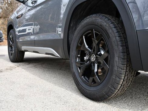 New 2026 Volkswagen Atlas Peak Edition image 9