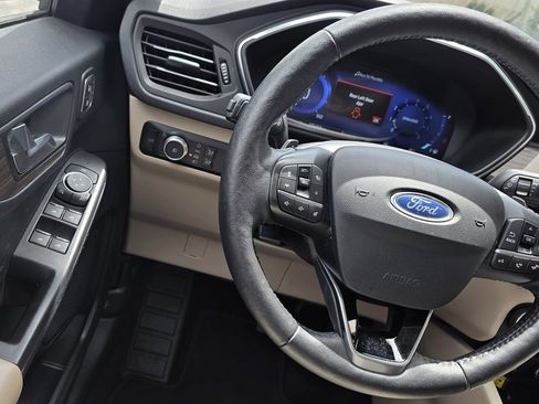 Used 2020 Ford Escape Titanium image 20