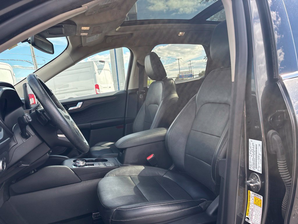 Used 2020 Ford Escape Titanium AWD/4WD image 9