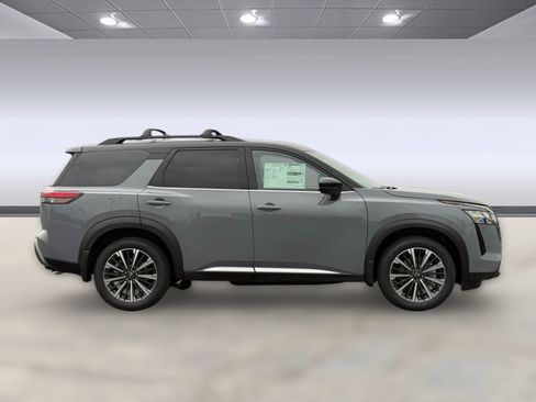 New 2026 Nissan Pathfinder Platinum w/ Cargo Package AWD/4WD image 7
