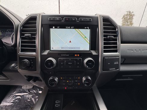Used 2017 Ford F250 Platinum w/ Platinum Ultimate Package AWD/4WD image 19