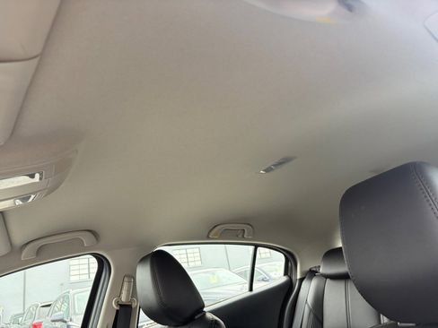 Used 2018 MAZDA MAZDA3 Touring image 21