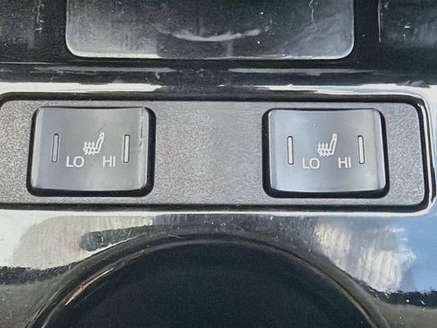 Used 2022 Toyota Prius AWD image 25