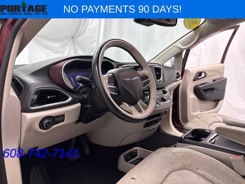 Used 2018 Chrysler Pacifica Limited FWD image 8