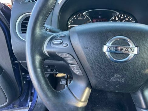 Used 2019 Nissan Pathfinder SL w/ Rock Creek Edition FWD image 21