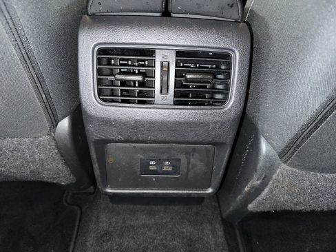 Used 2023 Nissan Rogue SV image 19