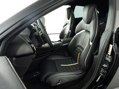 Used 2025 Ferrari Purosangue AWD/4WD image 38