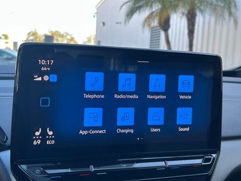 Used 2023 Volkswagen ID.4 Pro image 17