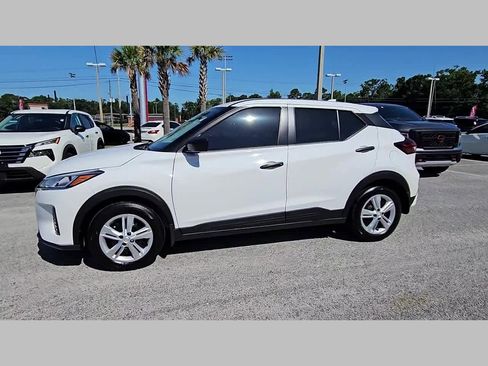 Used 2025 Nissan Kicks Play S image 23