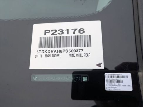 Used 2023 Toyota Highlander LE image 36