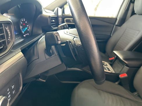 Used 2020 Ford Explorer XLT image 42