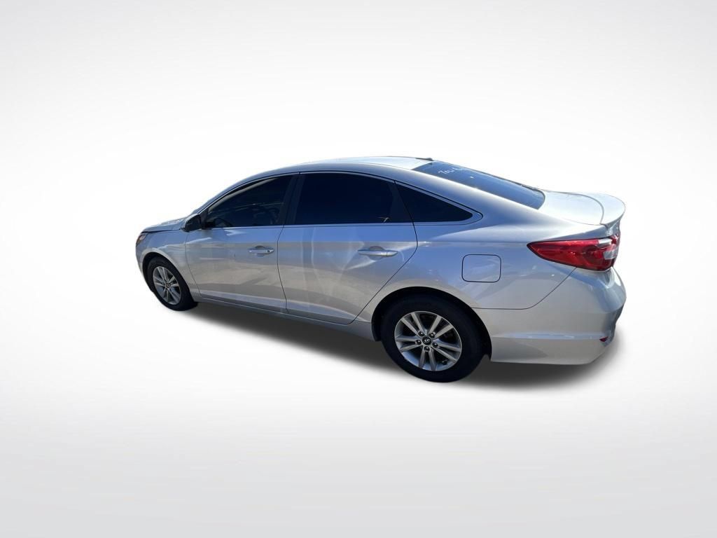Used 2017 Hyundai Sonata SE FWD image 4