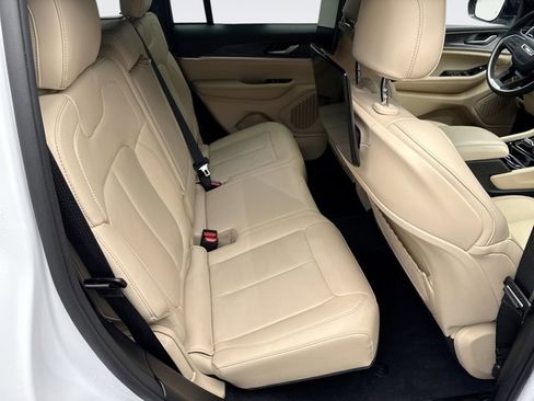 Used 2023 Jeep Grand Cherokee Limited w/ Rear Seat Video Group I image 18