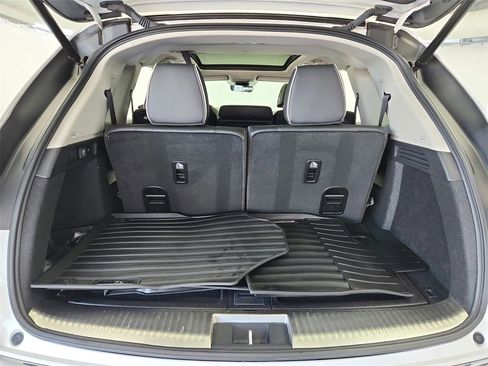 Used 2024 Acura MDX SH-AWD w/ Advance Package image 31
