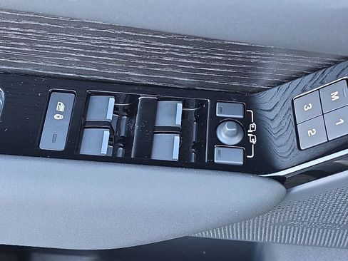 New 2026 Land Rover Range Rover Velar Dynamic SE image 29