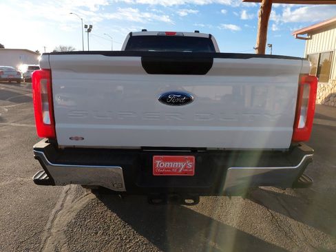 Used 2023 Ford F350 XLT w/ FX4 Off-Road Package image 7