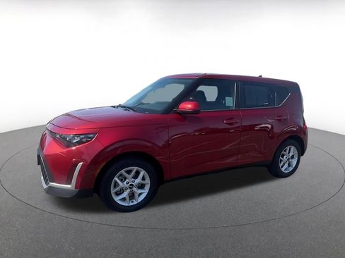 Used 2025 Kia Soul LX w/ LX Technology Package FWD image 7