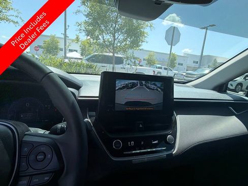Used 2026 Toyota Corolla Cross LE FWD image 7