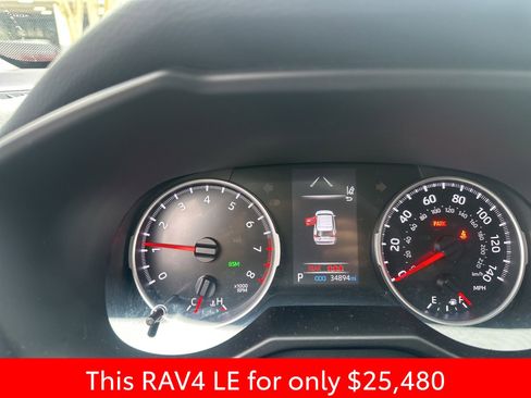 Used 2021 Toyota RAV4 LE image 7