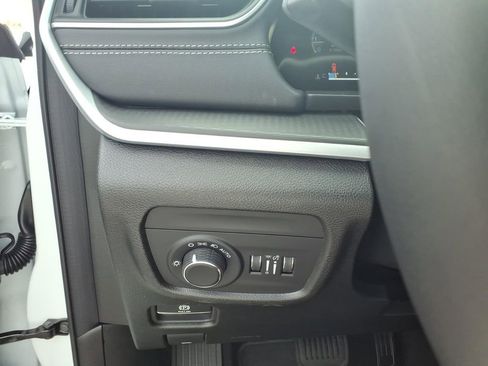 New 2026 Jeep Grand Cherokee L 4WD image 15