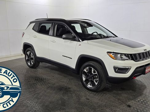 Used 2018 Jeep Compass Trailhawk w/ Leather Interior Group AWD/4WD image 1