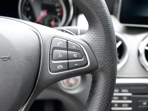 Used 2019 Mercedes-Benz GLA 250 4MATIC image 24