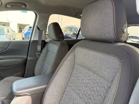 Used 2023 Chevrolet Equinox LT AWD/4WD image 11